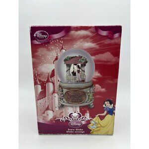 Disney Store Snow White and the Seven Dwarfs "Wishing Well" Snow Globe SEALED